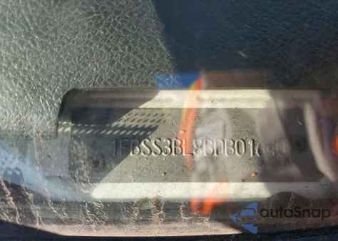 2011 Ford Econoline E350 Super Duty Wagon из США, поврежденный, VIN 1FBSS3BL8BDB01640